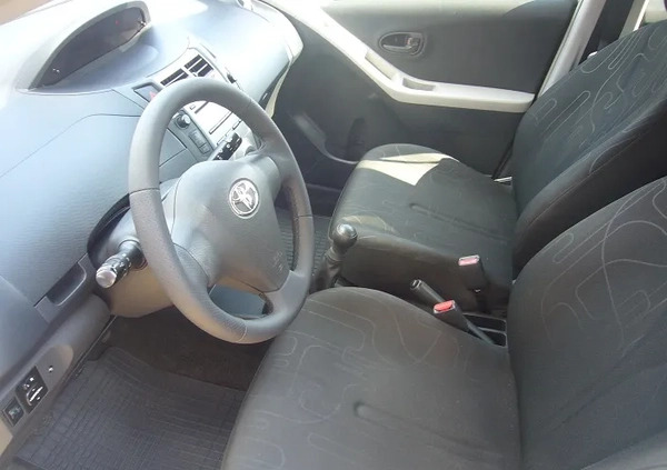 Toyota Yaris cena 20500 przebieg: 128000, rok produkcji 2010 z Krajenka małe 211